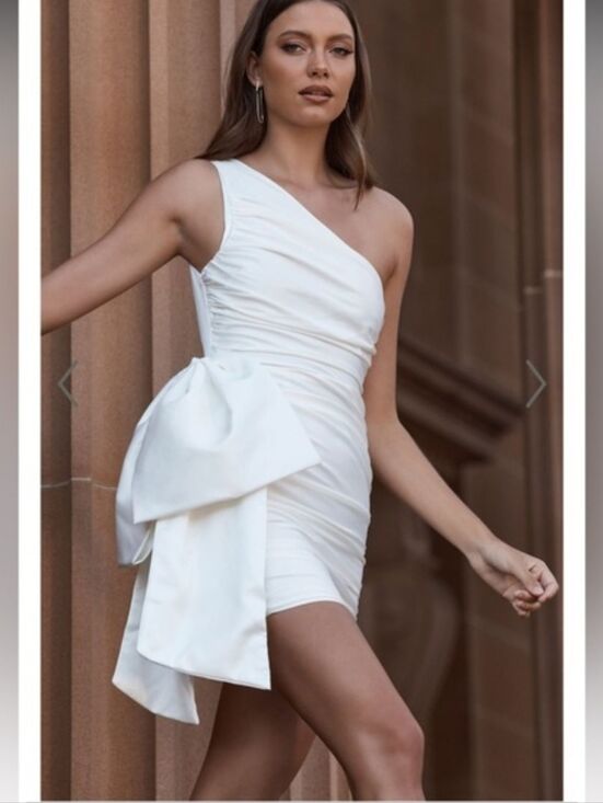 Showpo. Dresses & Skirts - Showpo Betty One Shoulder Mini Dress White Side Bow Ruched NWT Size 6 Bridal